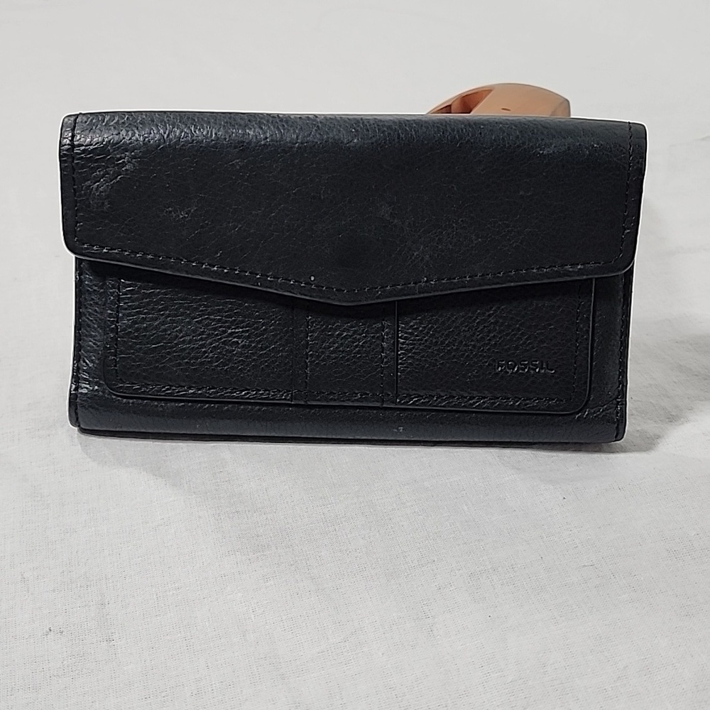 🤍 Vintage Fossil trifold checkbook wallet